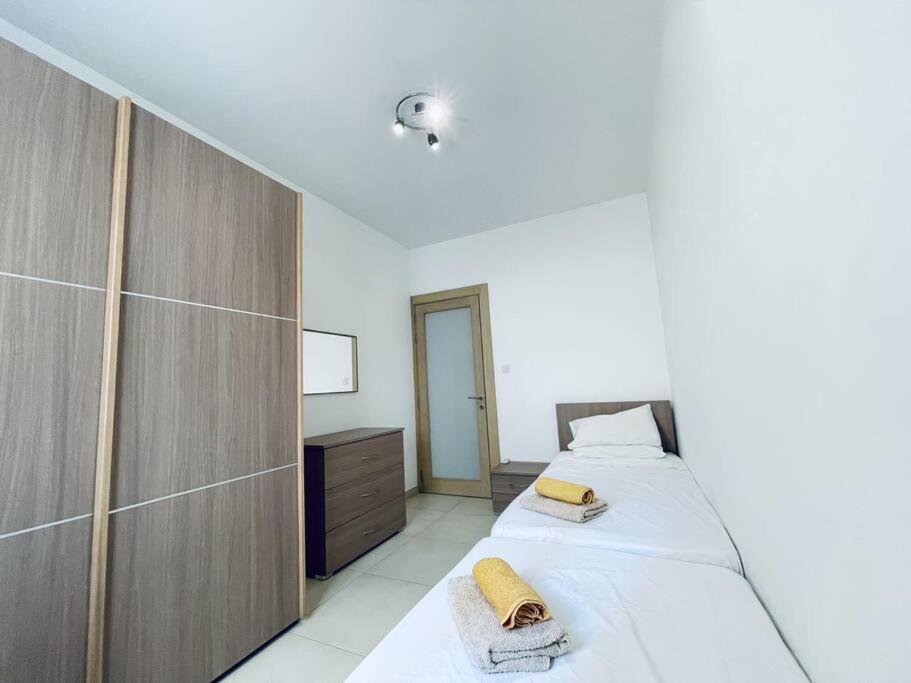 Stylish Modern Central Apartment 4 Paceville Saint Julian's 外观 照片
